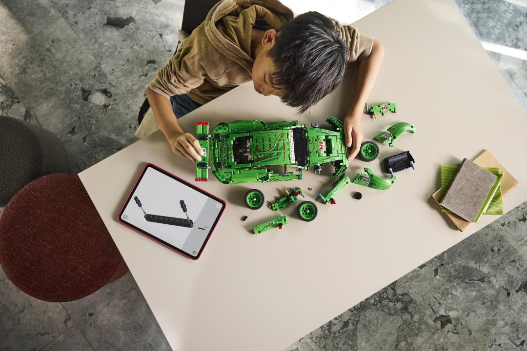 LEGO Technic Porsche 911 GT3 R REXY AO Racing Car Building Set - 42224