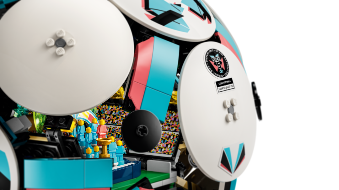 LEGO Editions Football Building Set - 43019