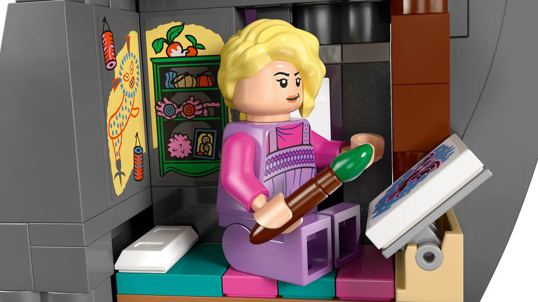 LEGO Harry Potter Luna Lovegood's House Building Set - 76467