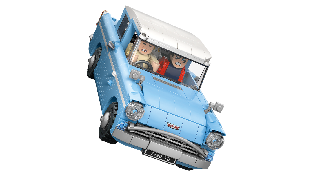 LEGO Harry Potter Enchanted Flying Ford Anglia Building Set - 76470