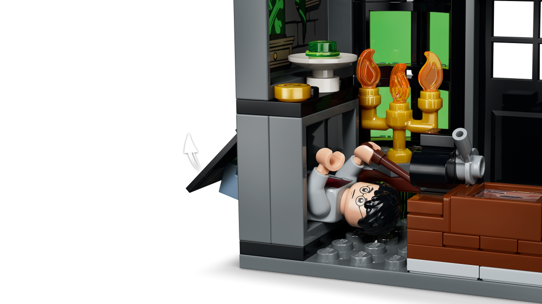 LEGO Harry Potter Knockturn Alley Wizarding Shops Building Set - 76471