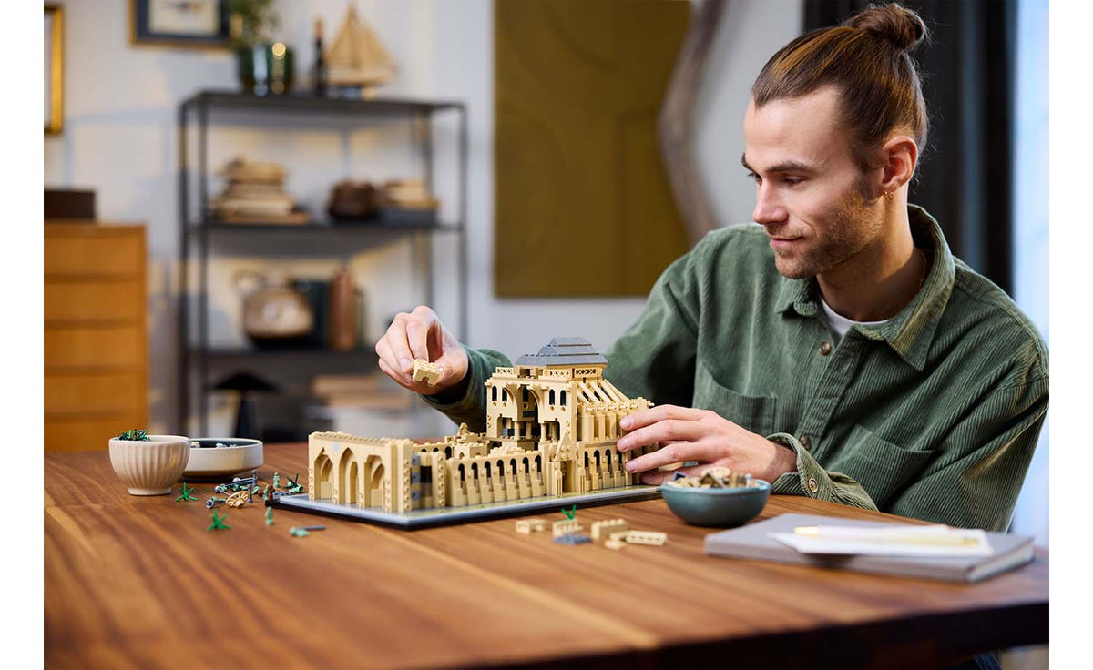 LEGO Architecture Notre-Dame de Paris Building Set - 21061