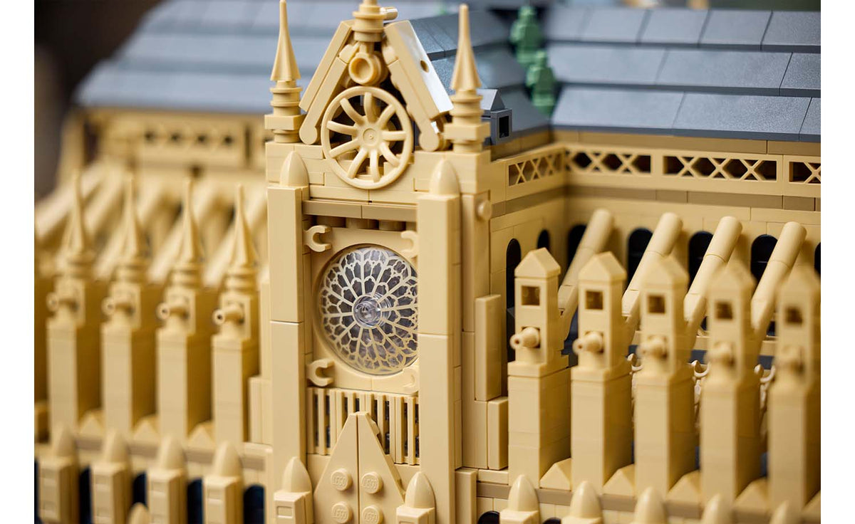 LEGO Architecture Notre-Dame de Paris Building Set - 21061