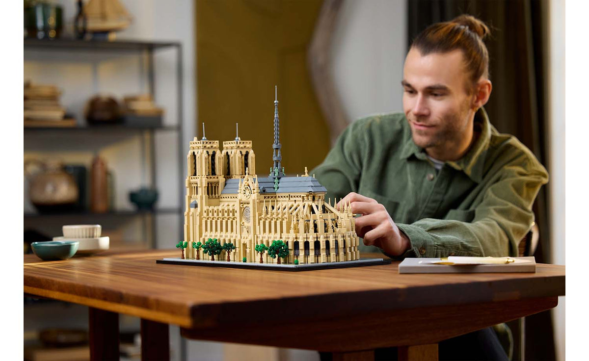 LEGO Architecture Notre-Dame de Paris Building Set - 21061