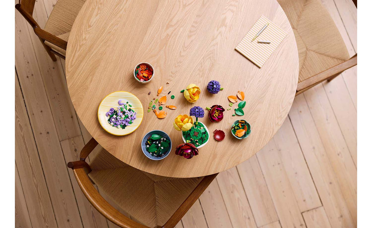 LEGO Botanicals Flower Arrangement Display Model - Set 10345