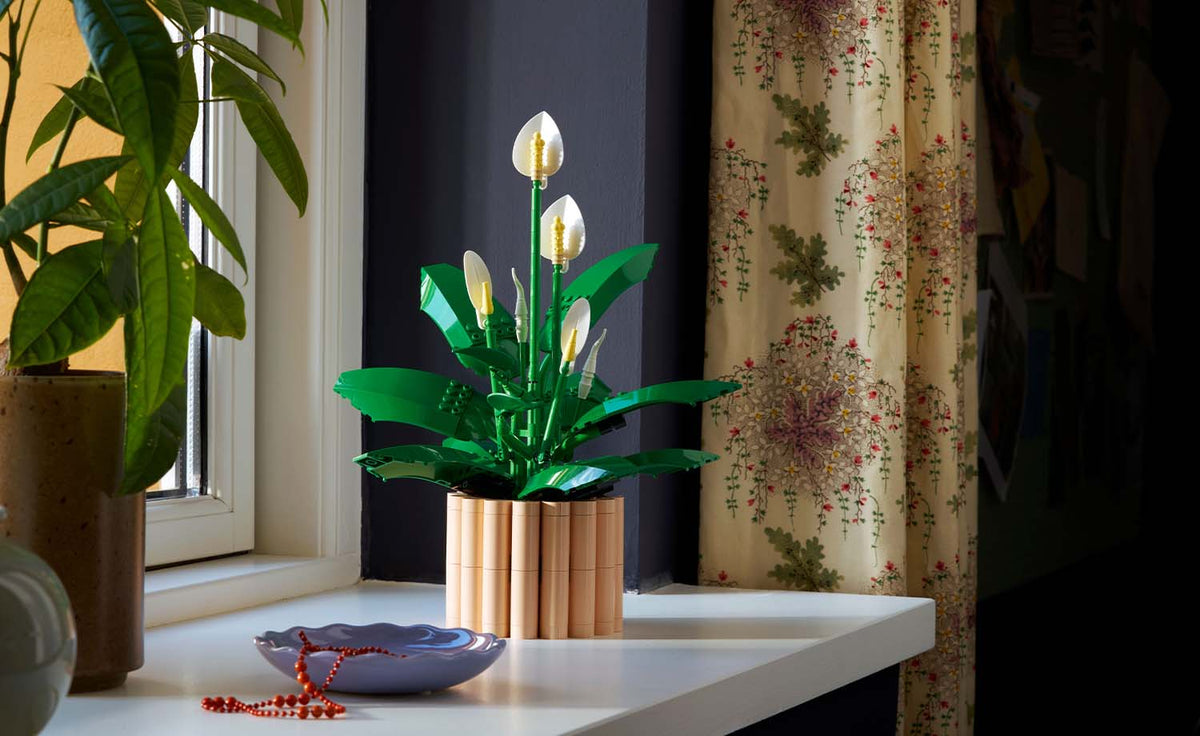 LEGO Botanicals Peace Lily Display Model - Set 11504