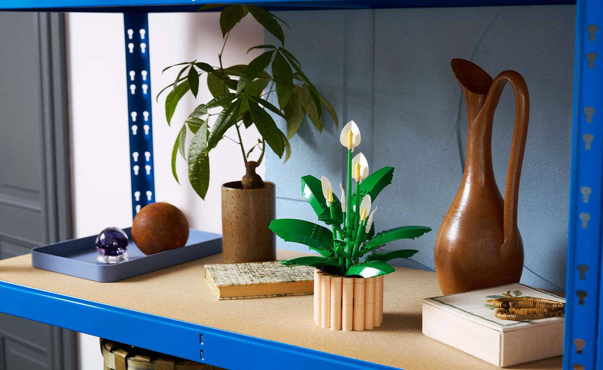 LEGO Botanicals Peace Lily Display Model - Set 11504