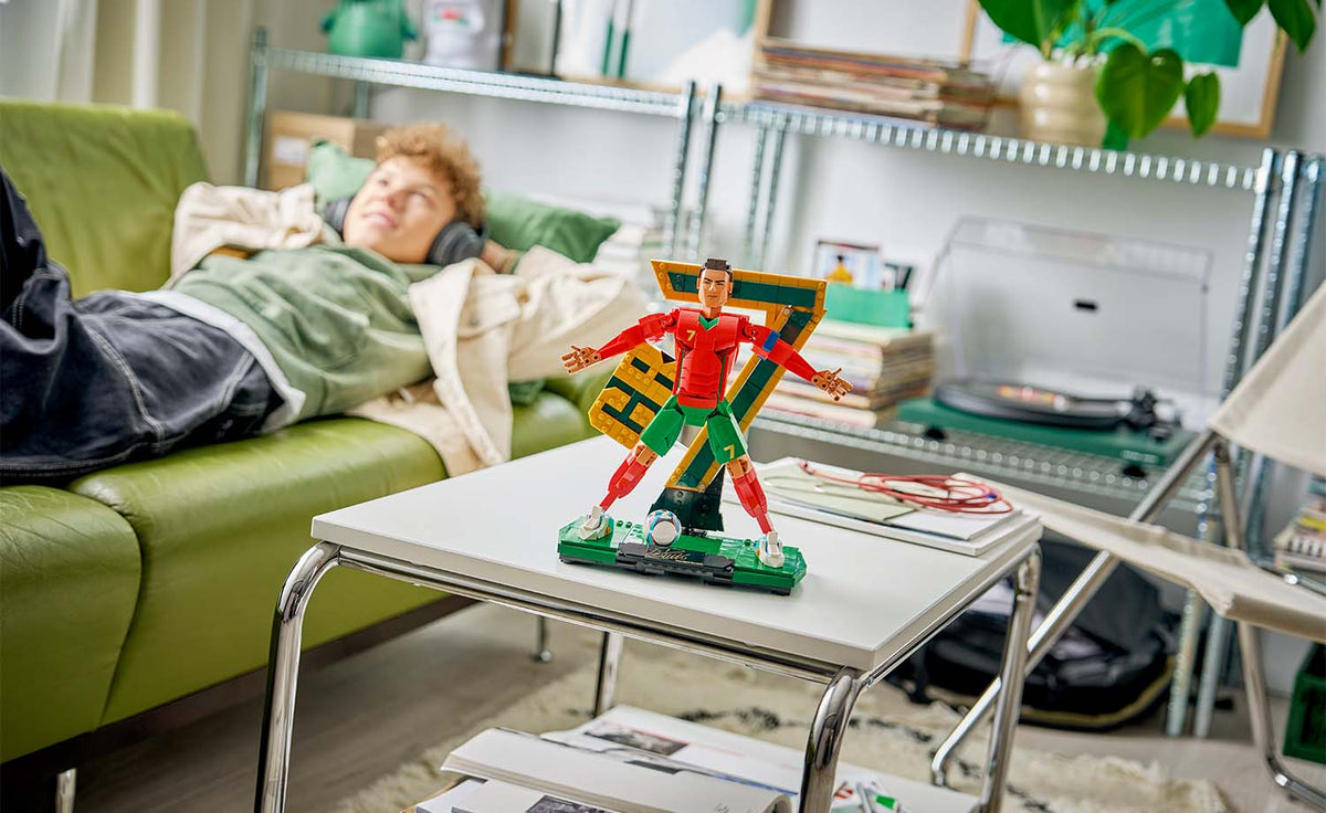 LEGO Editions Cristiano Ronaldo – Soccer Legend Building Set - 43016