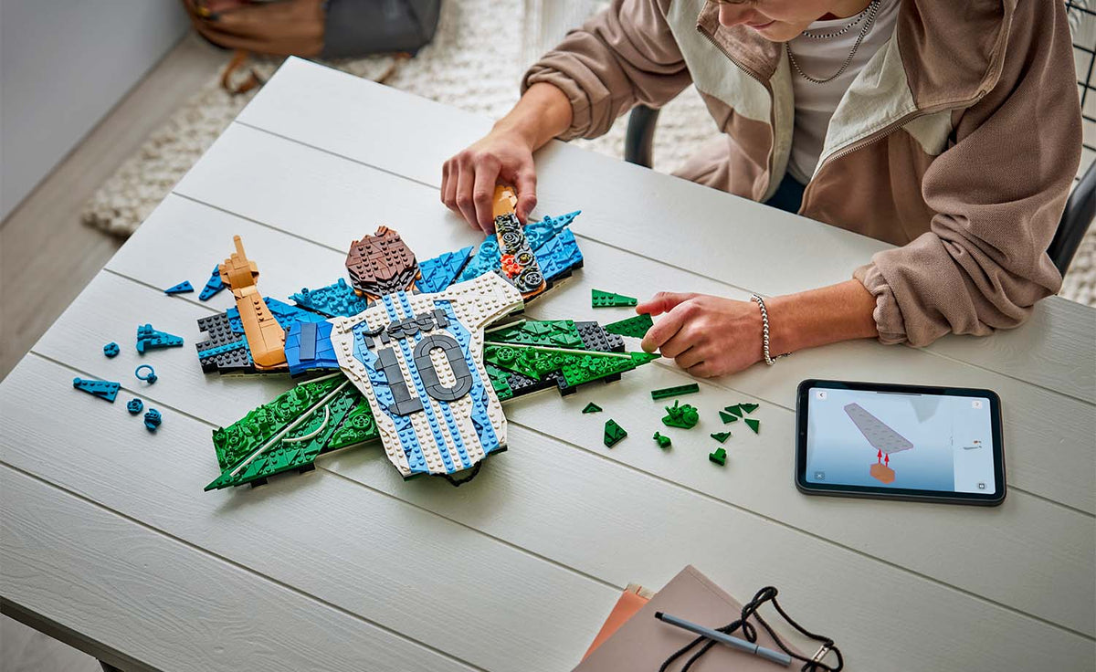 LEGO Editions Lionel Messi – Celebration Building Set - 43018