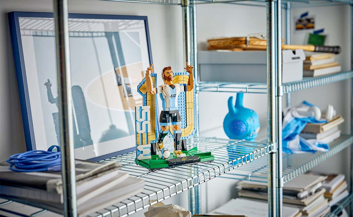 LEGO Editions Lionel Messi – Soccer Legend Building Set - 43015