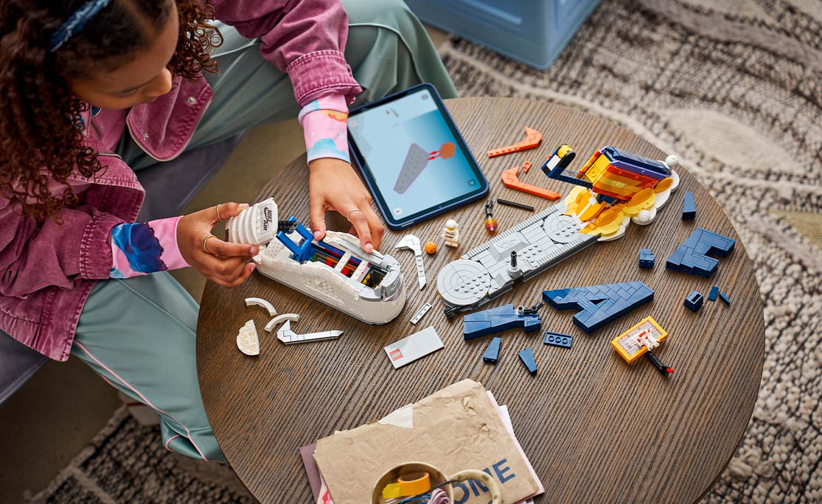 LEGO Editions Nike Air Force 1 x LEGO Set - 43026