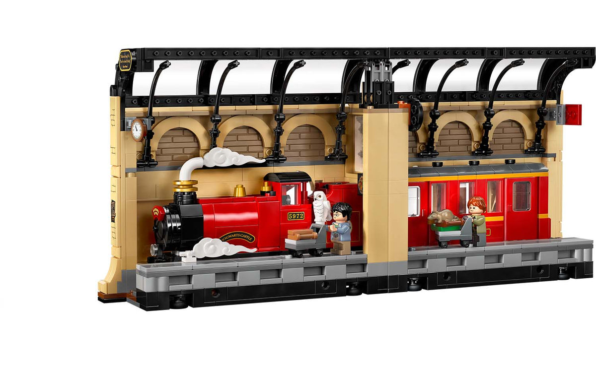 LEGO Harry Potter Book Nook: Hogwarts Express Building Set - 76450