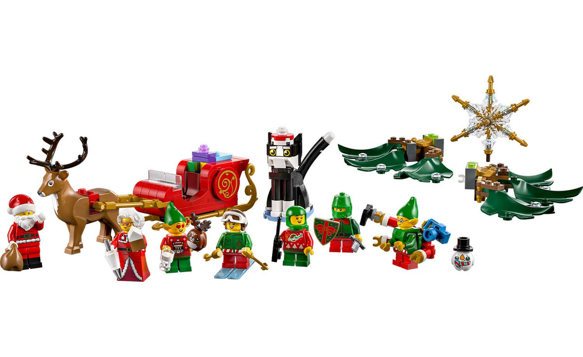 LEGO Iconic Family Christmas Tree Decoration Display Model - Set 41843