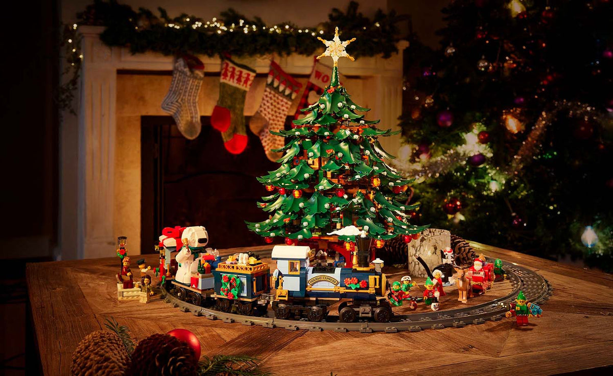 LEGO Iconic Family Christmas Tree Decoration Display Model - Set 41843