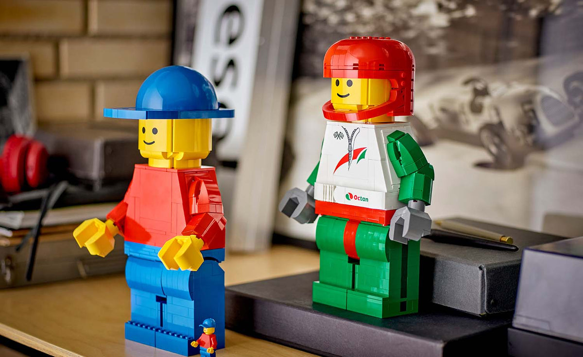 LEGO Iconic Scaled-Up Racing Driver Minifigure Display Model - Set 40819