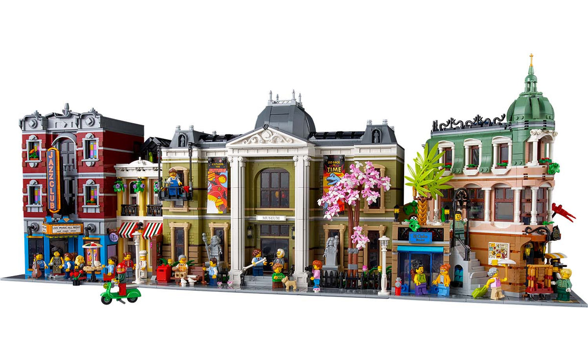LEGO Icons Natural History Museum Building Set - 10326