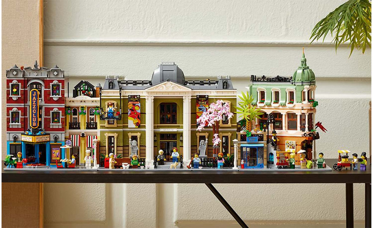 LEGO Icons Natural History Museum Building Set - 10326