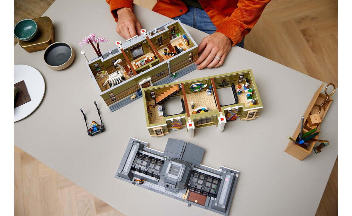 LEGO Icons Natural History Museum Building Set - 10326
