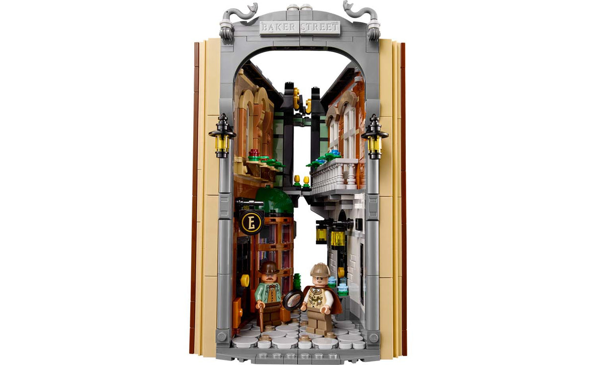 LEGO Icons Sherlock Holmes: Book Nook Display Model - Set 10351