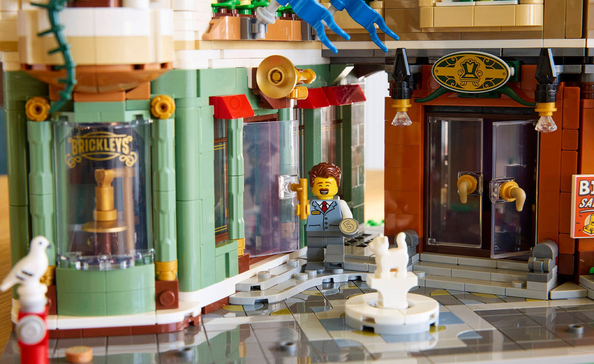 LEGO Icons Shopping Street Building Set - 11371