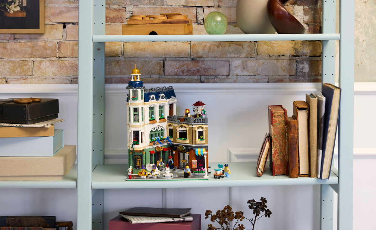 LEGO Icons Shopping Street Building Set - 11371