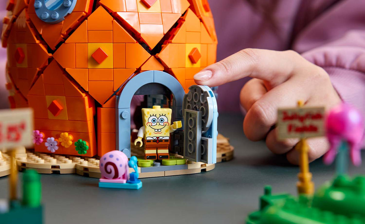 LEGO Icons SpongeBob SquarePants: Bikini Bottom Building Set - 11386