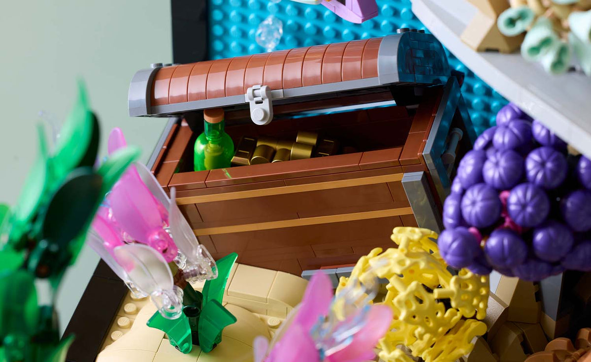 LEGO Icons Tropical Aquarium Building Set - 10366