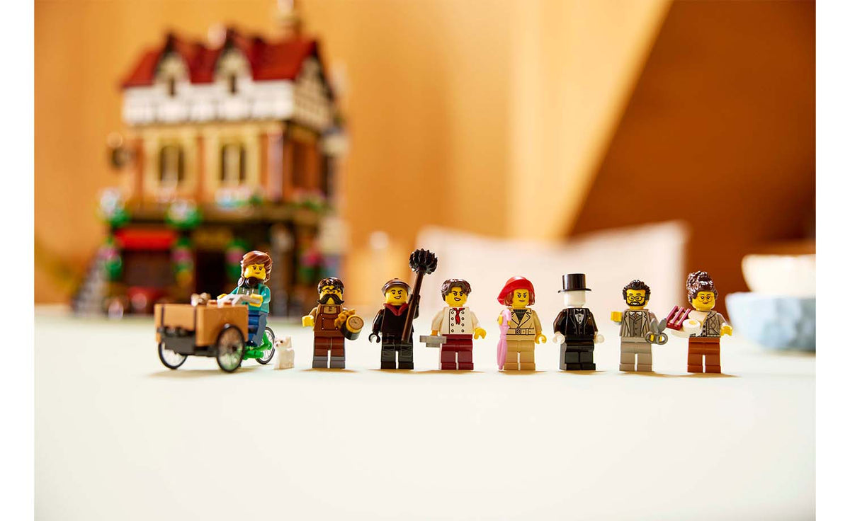 LEGO Icons Tudor Corner Building Set - 10350