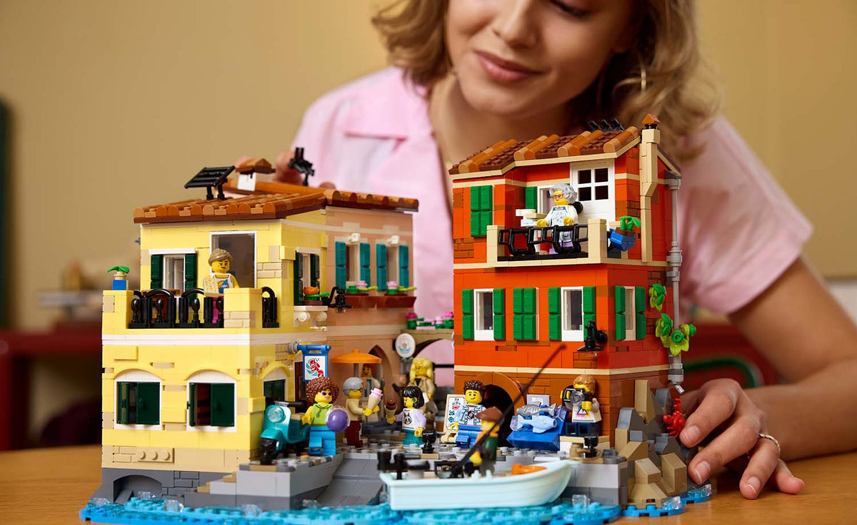 LEGO Ideas Italian Riviera Display Model - Set 21359