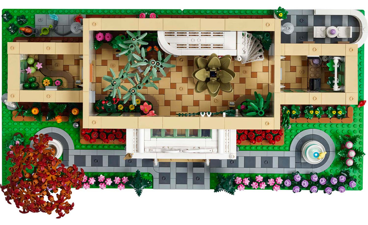 LEGO Ideas The Botanical Garden Display Model - Set 21353