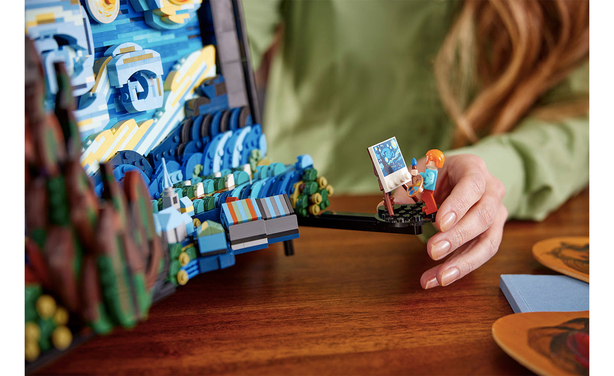 LEGO Ideas Vincent van Gogh - The Starry Night Display Model - Set 21333