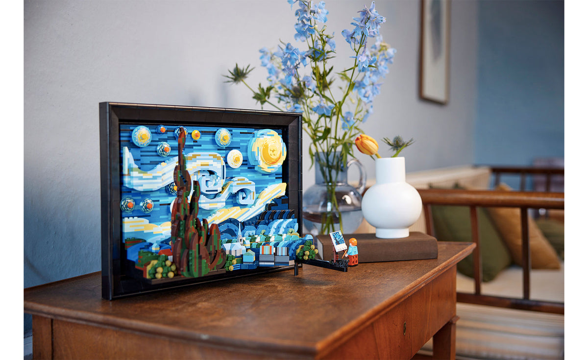 LEGO Ideas Vincent van Gogh - The Starry Night Display Model - Set 21333
