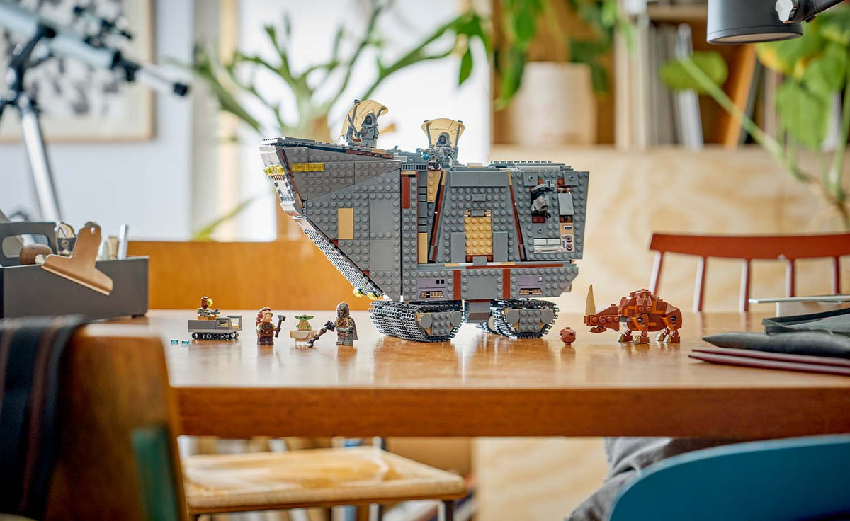 LEGO Star Wars Offworld Sandcrawler and Mudhorn Building Set - 75453