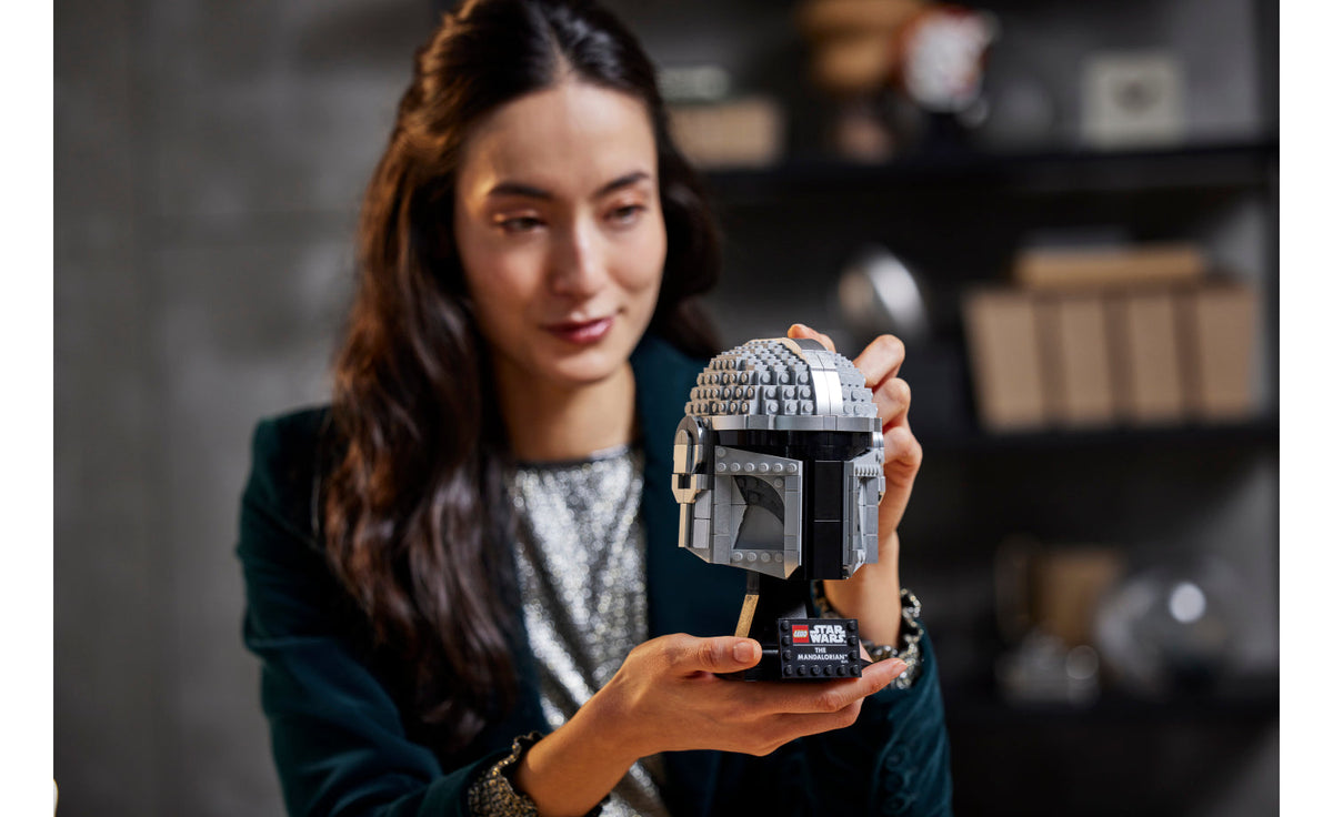 LEGO Star Wars The Mandalorian Helmet Building Set - 75328