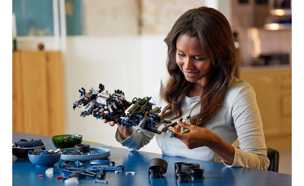 LEGO Technic 2022 Ford GT Building Set - 42154