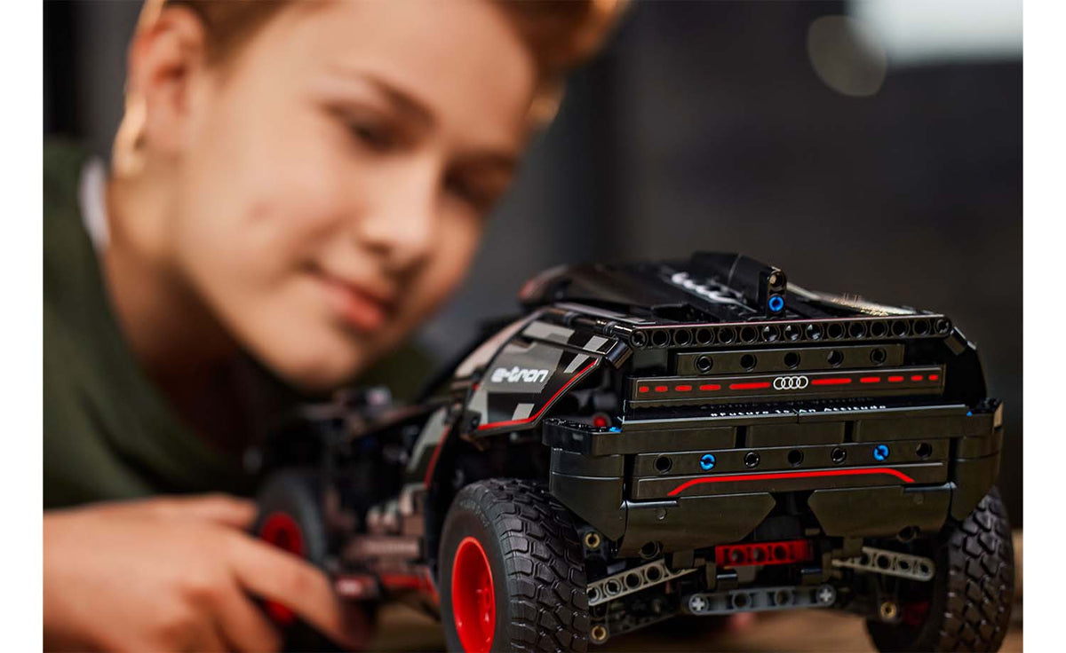 LEGO Technic Audi RS Q e-tron Building Set - 42160