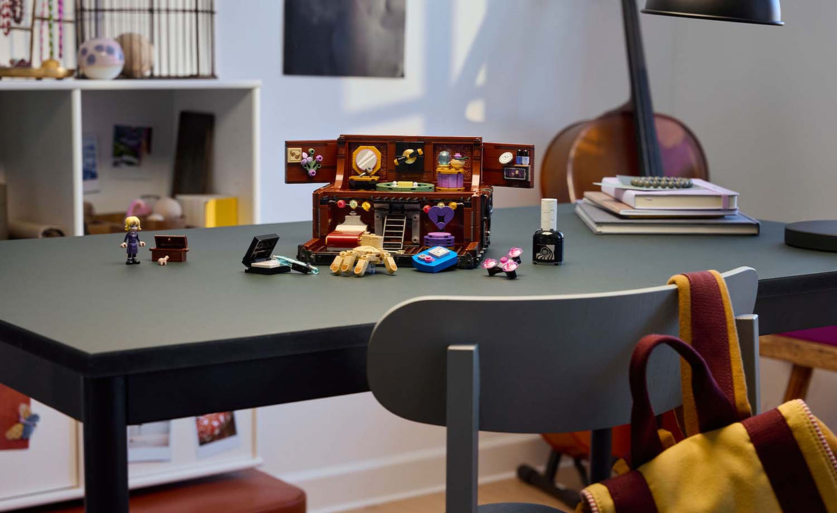 LEGO Wednesday Thing's Apartment Building Set - 76785